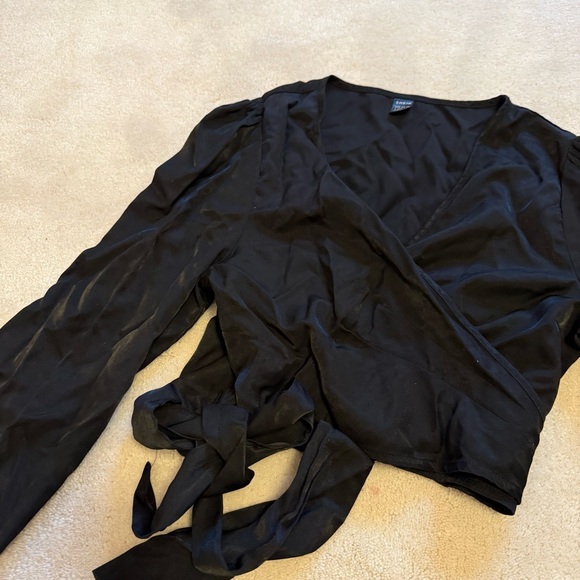 Black Cropped Wrap Top Sz L - Picture 5 of 7